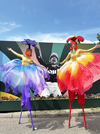 Flower-stilt-walkers-8-2.png