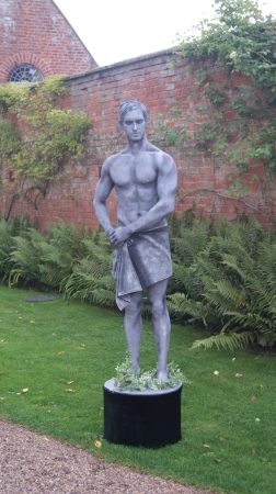 Garden-living-statue-gravitylive-2-scaled-1.jpg