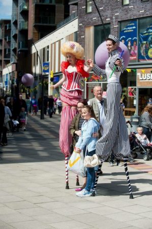 Gravitylive-Stilt-Walkers-Candy-StripeS-2.jpg