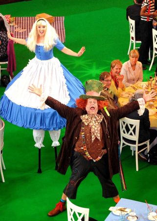 alice-in-wonderland-stilt-walkers-gravitylive-3.jpg