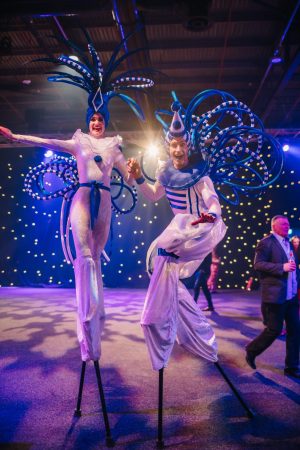 cirque-stilt-walkers-gravitylive-1-scaled-4.jpg