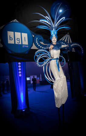 cirque-stilt-walkers-gravitylive-7-1.png