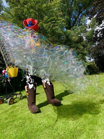 cowboy-stilt-walkers-gravitylive-10.jpg