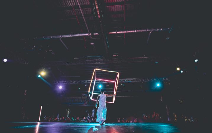 cubox-led-led-show-gravitylive-2-1-scaled-1.jpg