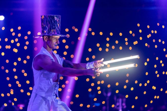 cubox-led-led-show-gravitylive-21-1-scaled-1.jpg