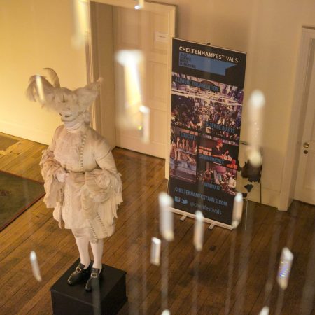 masquerade-living-statues-gravitylive-5-scaled-1.jpg