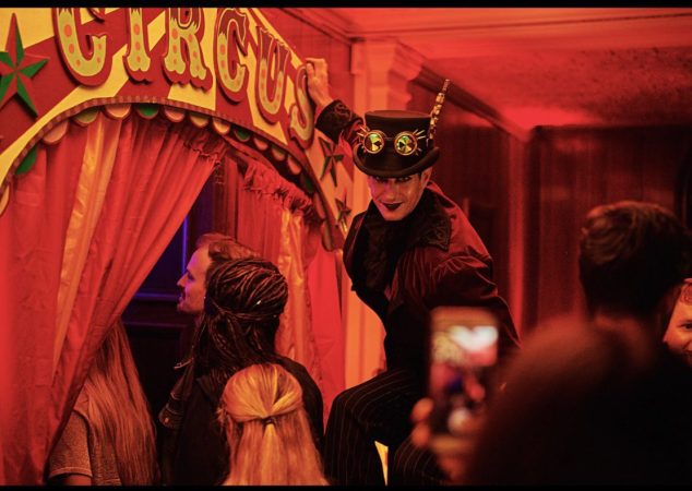 steampunk-stilt-walkers-gravitylive-3-1.jpg