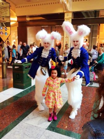 white-rabbits-stilt-walkers-gravitylive-1-3.jpg